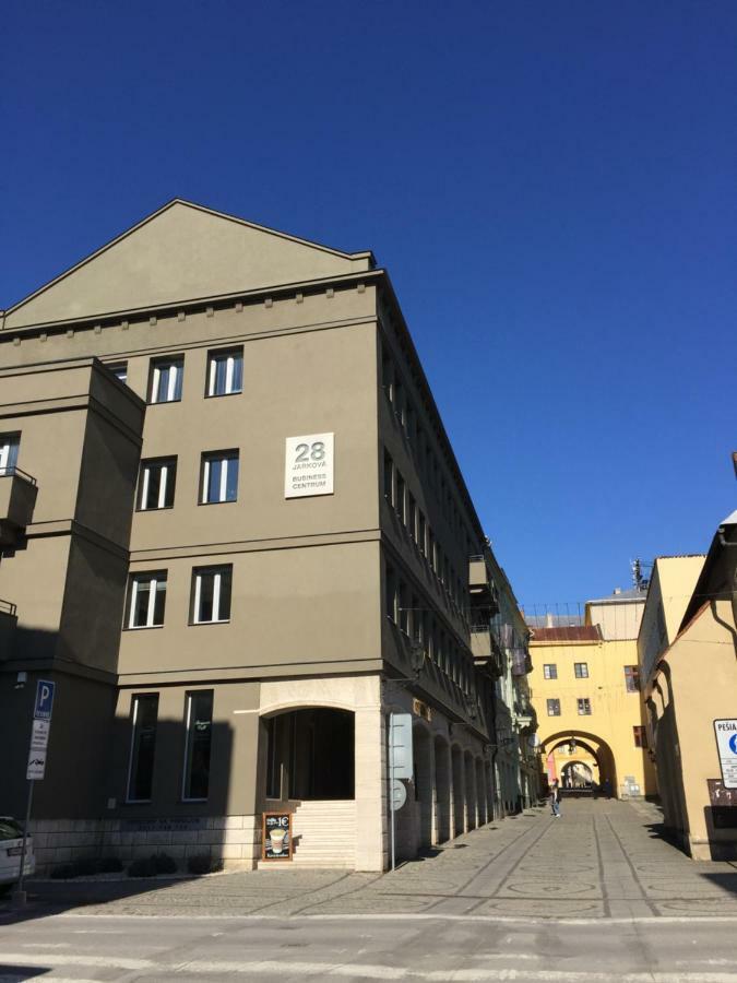 Apartmany Jarkova Прешов Экстерьер фото